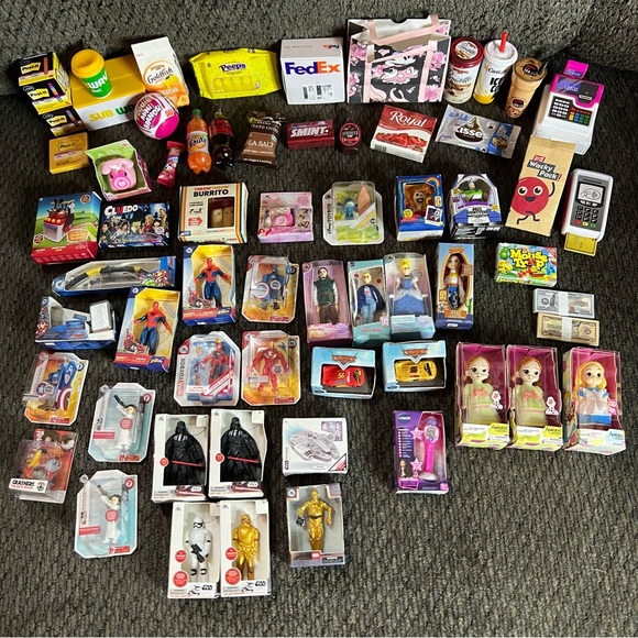 Zuru Other - Zuru Mini Brands Collection-Star Wars,Disney,Foodie And More